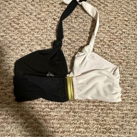 Beach Riot Jessica Bikini Top Black and White Halter Cross- Size Small - Picture 8 of 9